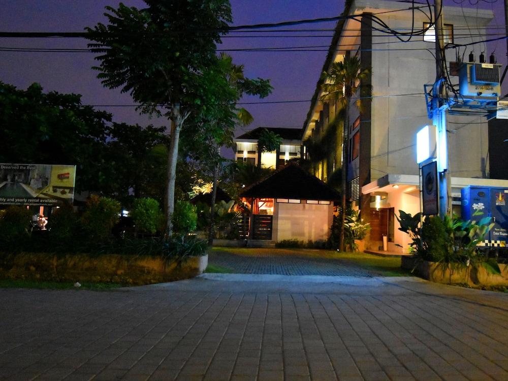 Ganga Hotel & Apartment Denpasar  Ngoại thất bức ảnh